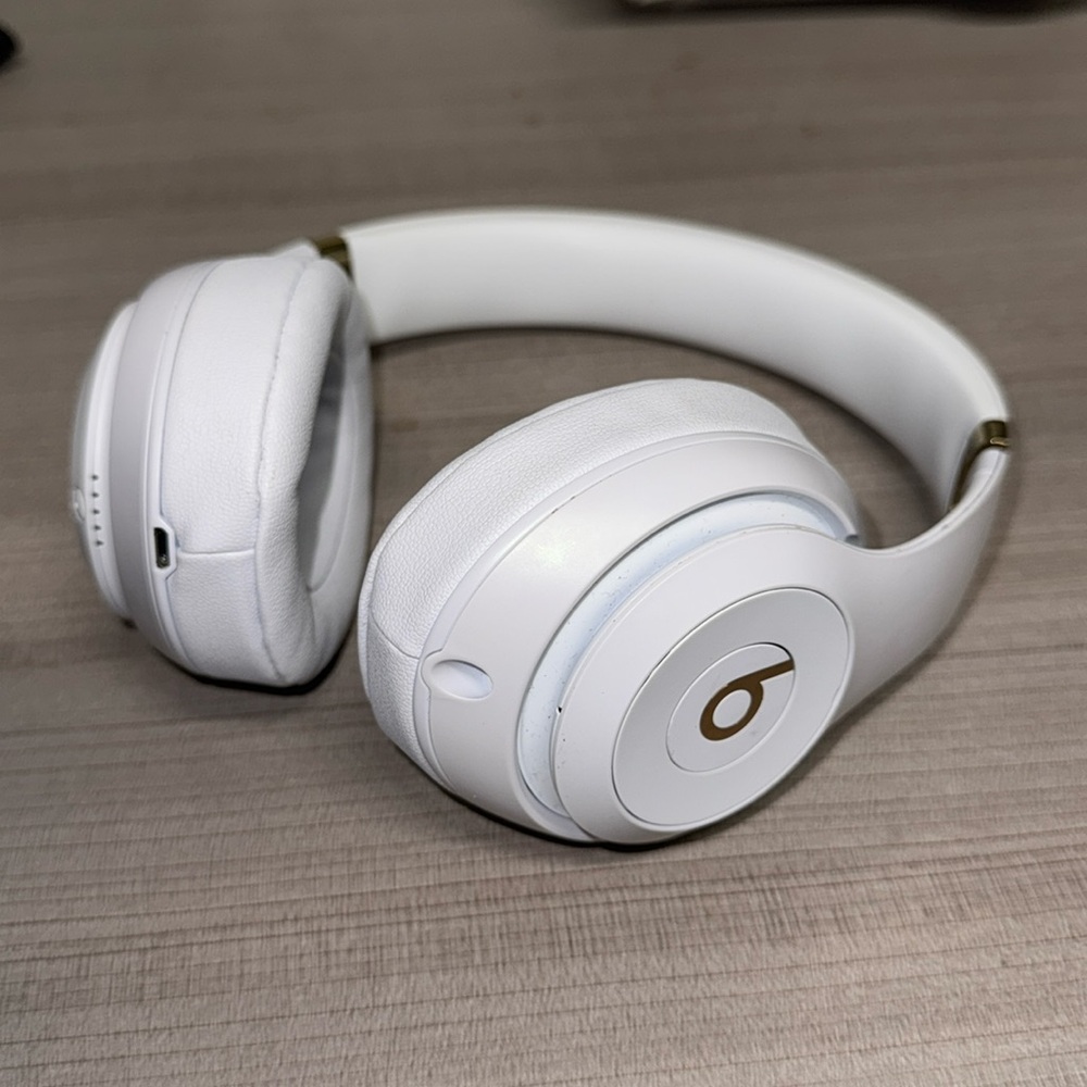 Beats Studio 3
